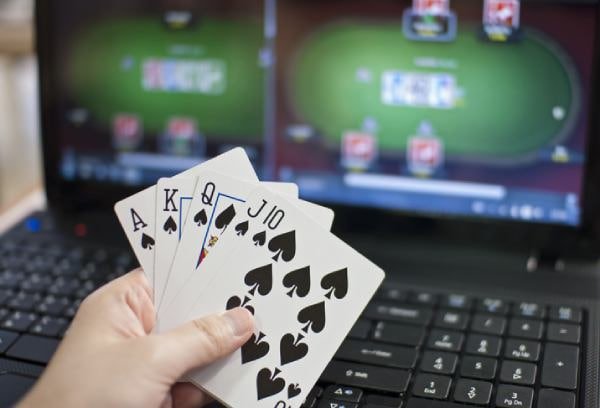 qq22com တိုက်ရိုက်ကာစီနို Baccarat Dealer ဖဲဖွင့်ချိန် HD Streaming မြင်ကွင်း